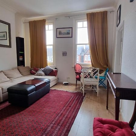 Extra Large One Bedroom Flat With Parking Londra Dış mekan fotoğraf