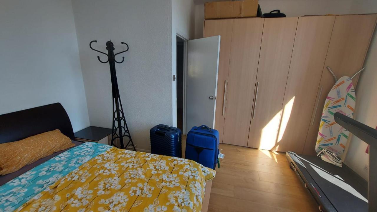 Extra Large One Bedroom Flat With Parking Londra Dış mekan fotoğraf