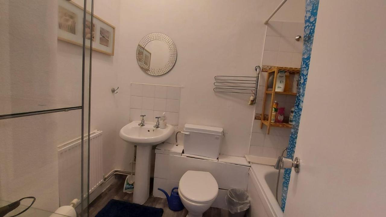 Extra Large One Bedroom Flat With Parking Londra Dış mekan fotoğraf