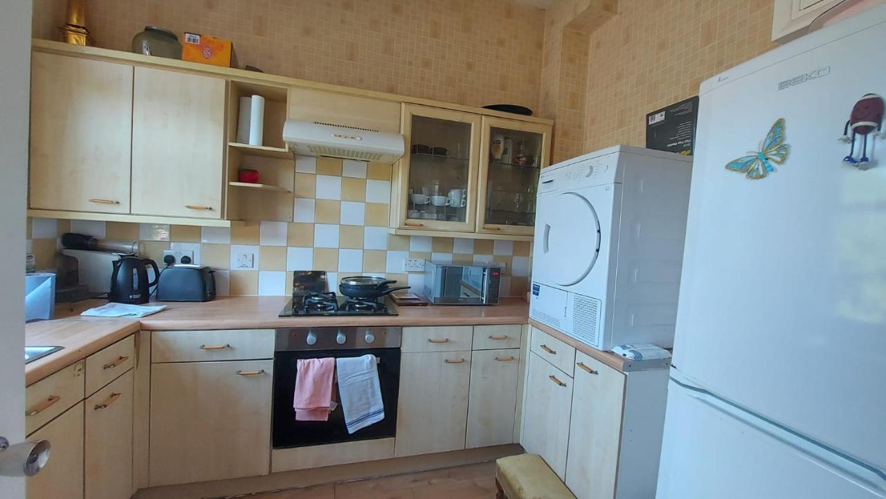 Extra Large One Bedroom Flat With Parking Londra Dış mekan fotoğraf
