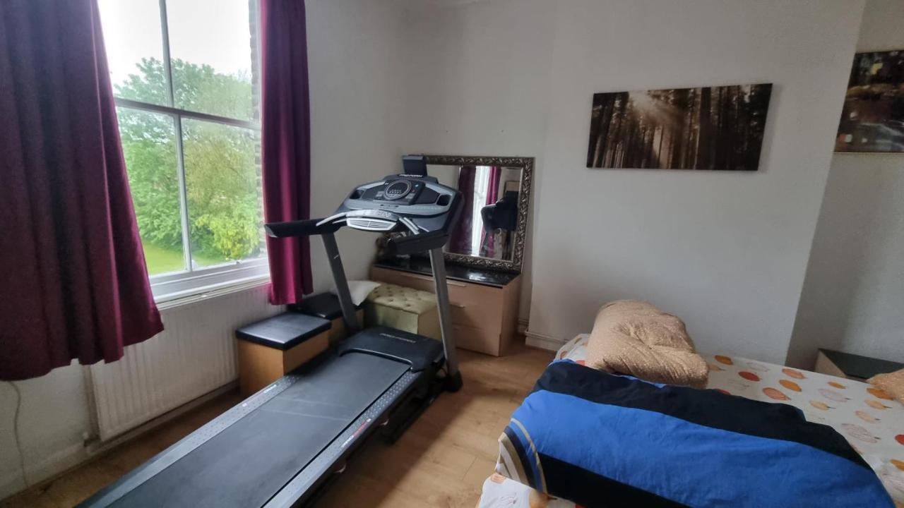 Extra Large One Bedroom Flat With Parking Londra Dış mekan fotoğraf